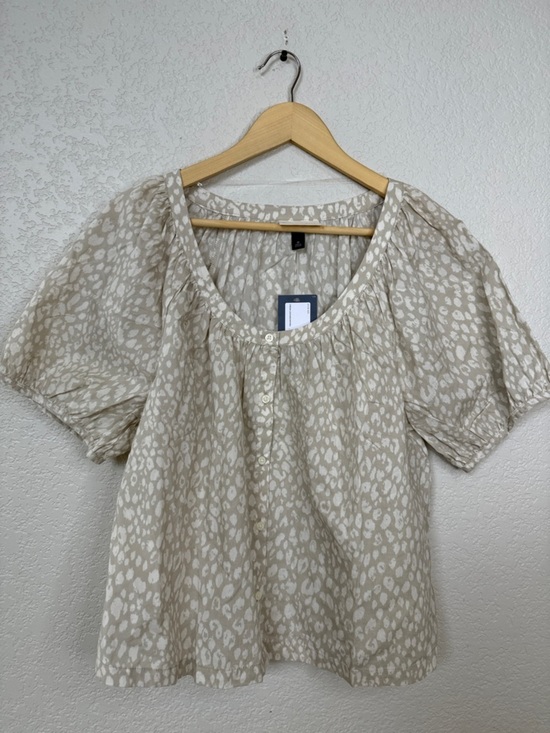 Universal Thread Tops - Universal Thread Puff Sleeve Blouse Beige Cream size Womens Medium NWT